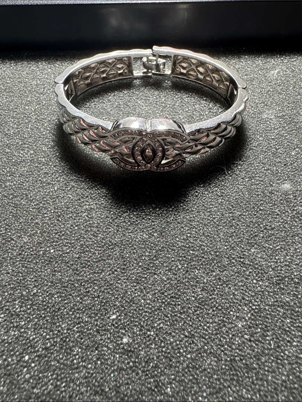 Silver Braided CC Logo Hinge Bracelet - Picture 3 of 9